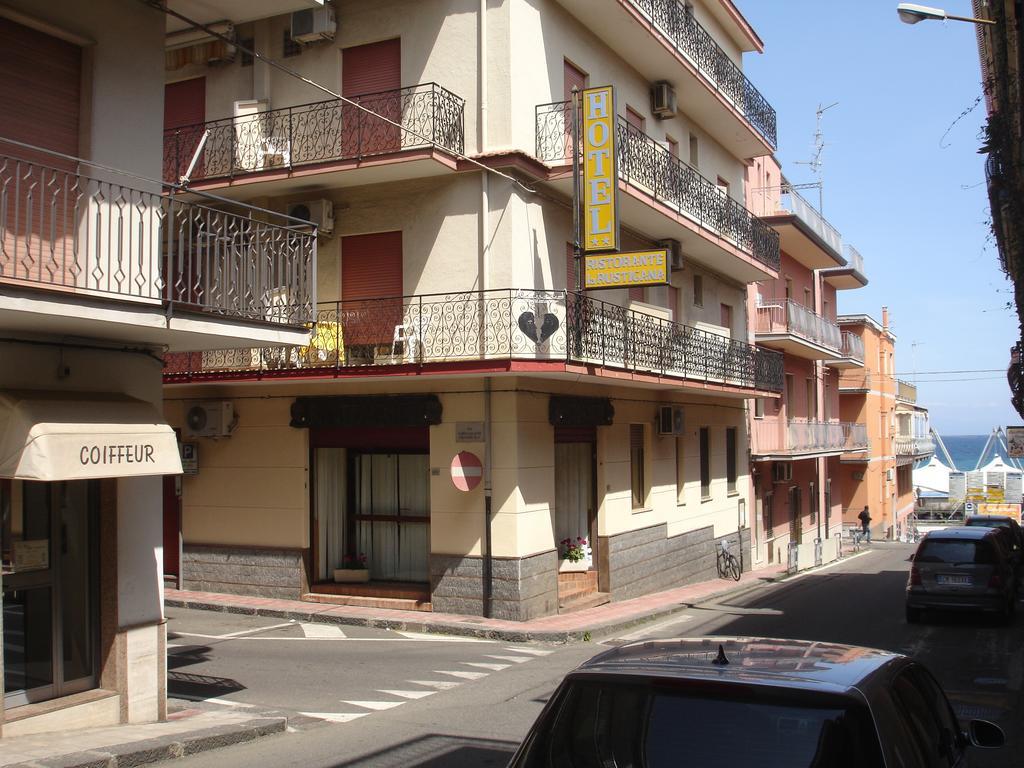 Hotel La Rusticana Giardini-Naxos Buitenkant foto