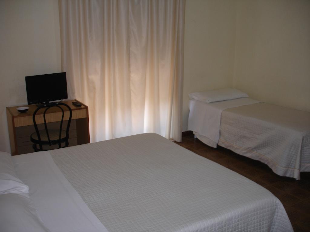 Hotel La Rusticana Giardini-Naxos Kamer foto