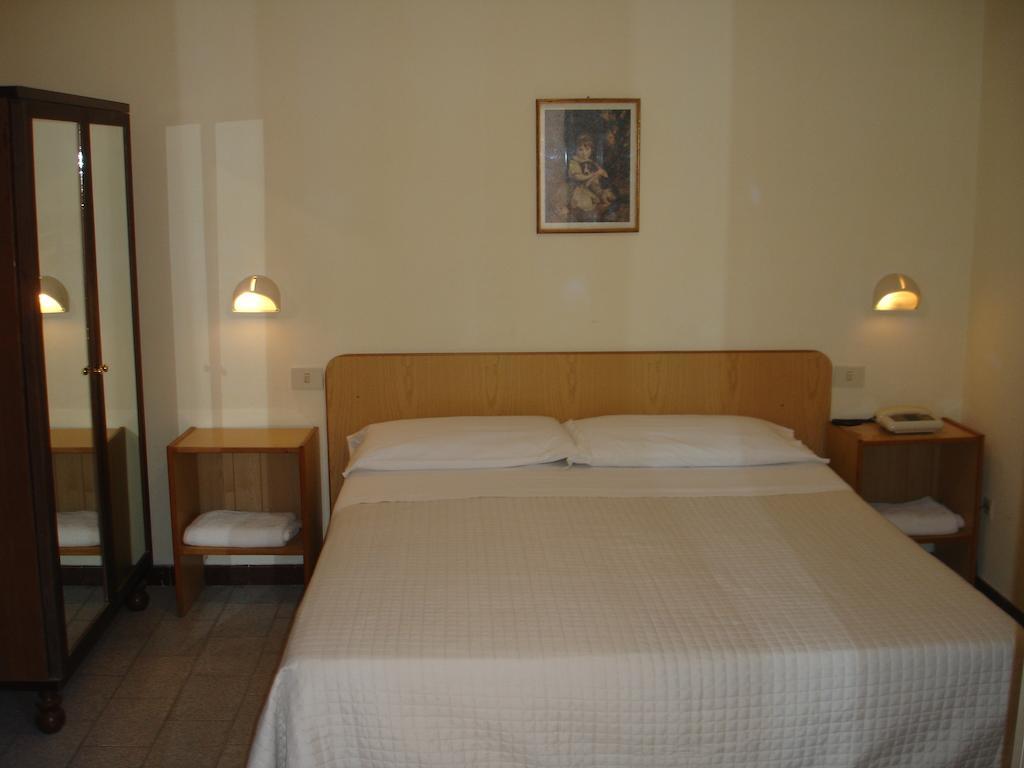 Hotel La Rusticana Giardini-Naxos Buitenkant foto