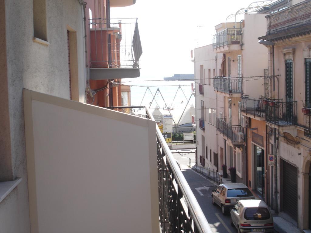 Hotel La Rusticana Giardini-Naxos Kamer foto