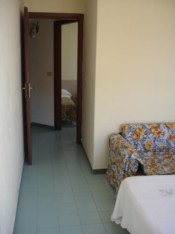 Hotel La Rusticana Giardini-Naxos Kamer foto