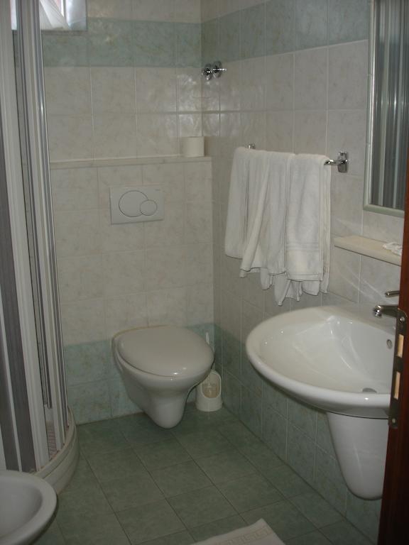 Hotel La Rusticana Giardini-Naxos Kamer foto