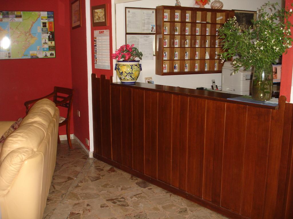Hotel La Rusticana Giardini-Naxos Buitenkant foto