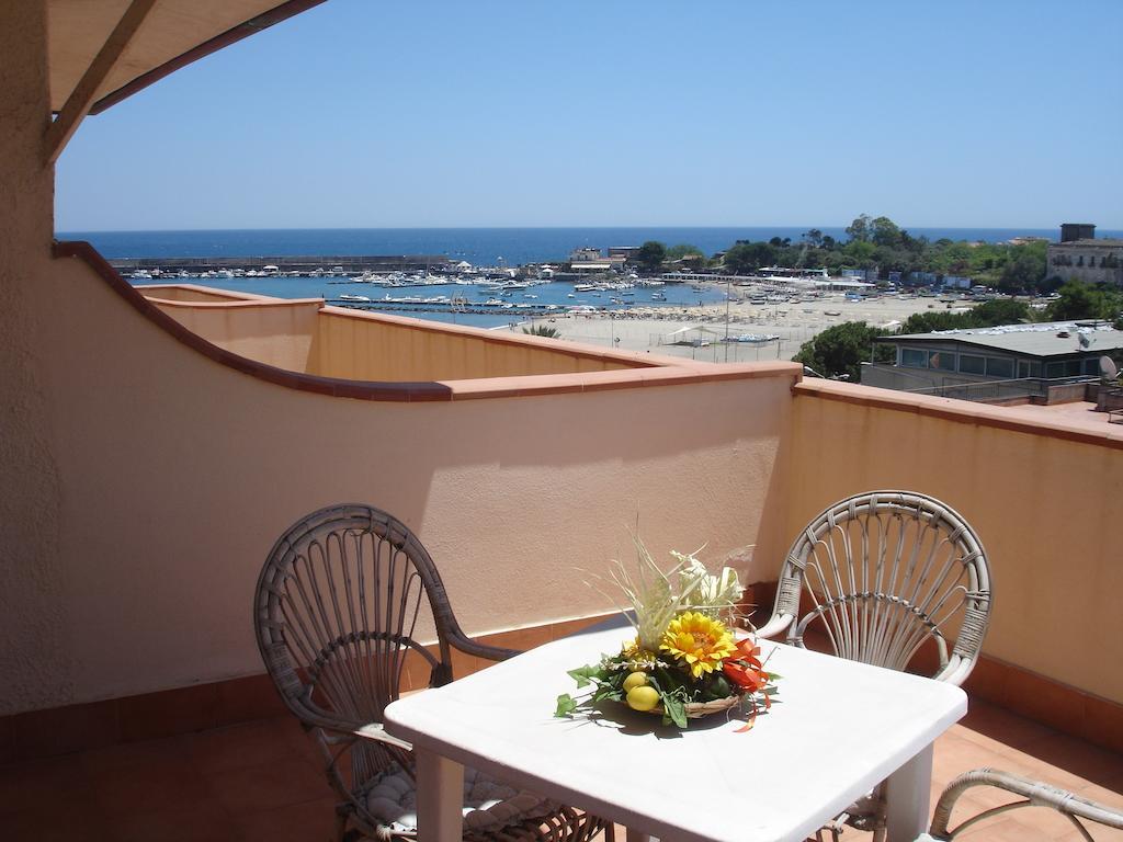 Hotel La Rusticana Giardini-Naxos Kamer foto